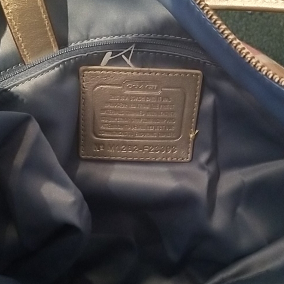 Purse - Picture 2 of 6